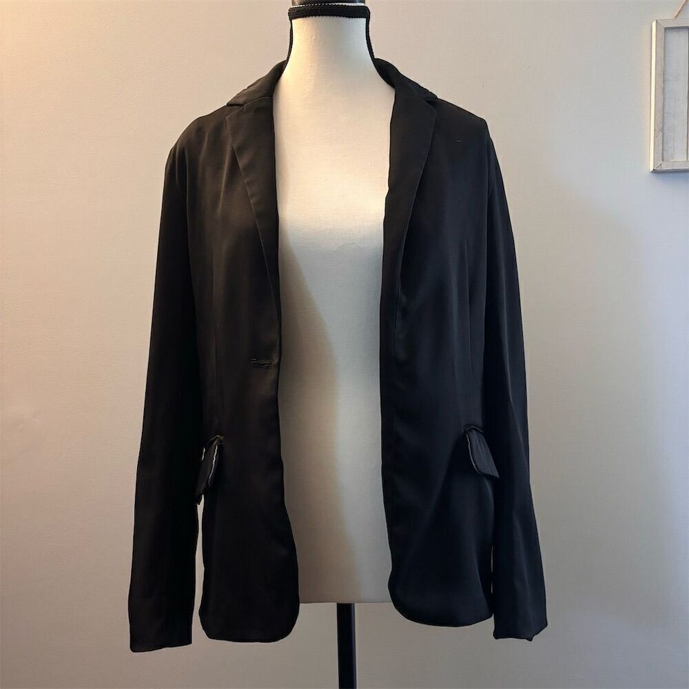 Akira Chicago Women's Black Blazer Size 10 Business Two-Button Notch Lapel